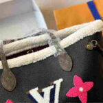 Louis Vuitton Neverfull MM Teddy Monogram Shearling Black Bag - Image 6