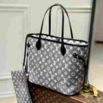 Louis Vuitton Neverfull MM Monogram Canvas Tote Bag - Image 7