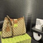 Gucci Padlock GG Medium Shoulder Bag Brown GG Supreme - Image 5