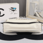 Chanel 22 Small Shiny Leather Handbag Black & White - Image 7