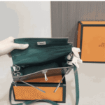 Hermès Kelly 25 Alligator Handbag Vert Emerald - Image 5