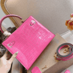 Hermès Kelly 25 Alligator Leather Handbag Pink - Image 4