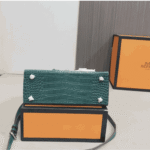 Hermès Kelly 25 Alligator Handbag Vert Emerald - Image 4