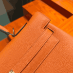 Hermès Kelly 28 Epsom Leather Handbag Orange Gold Hardware - Image 2