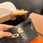Hermès Kelly Mini Pochette Shiny Alligator Black - Image 4