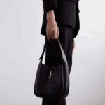 Saint Laurent Le 5 À 7 Supple Large Black Grained Leather Shoulder Bag - Image 2