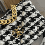 Chanel 19 Bag Tweed Beige & Black - Image 3