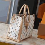 Louis Vuitton Murakami OnTheGo MM Monogram White - Image 3