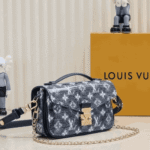 Louis Vuitton Pochette Métis East West Monogram Spruce - Image 2