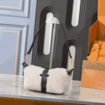 Louis Vuitton Pochette Mia Crème - Image 2