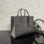 Louis Vuitton Onthego MM Bag Wine Red - Image 5