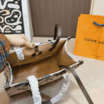 Louis Vuitton Onthego MM Monogram Canvas Dune - Image 5
