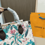 Louis Vuitton Onthego MM Monogram Canvas Dune - Image 8