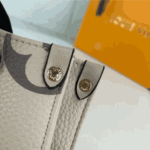 Louis Vuitton Onthego PM Beige Monogram Tote - Image 4