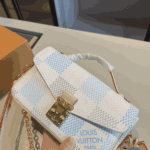 Louis Vuitton Pochette Métis East West Damier Light Blue - Image 5