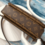 Louis Vuitton Pochette Métis Monogram Reverse Canvas Brown - Image 6