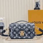 Louis Vuitton Pochette Métis East West Monogram Spruce - Image 8