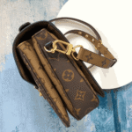 Louis Vuitton Pochette Métis Monogram Reverse Canvas Brown - Image 8