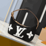 Louis Vuitton Hills Pochette Shearling Black - Image 9